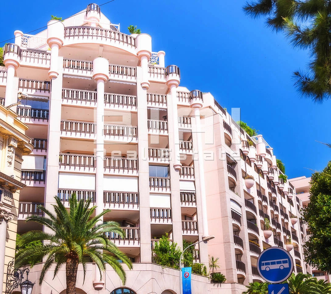 EMPLACEMENT DE PARKING CARRE D'OR