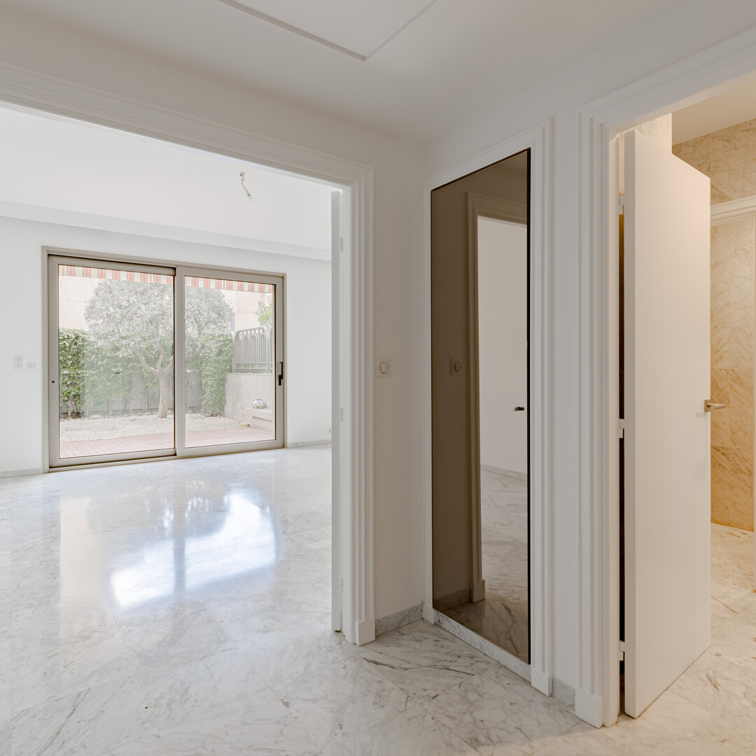 GRAND DEUX PIECES AVEC JARDIN