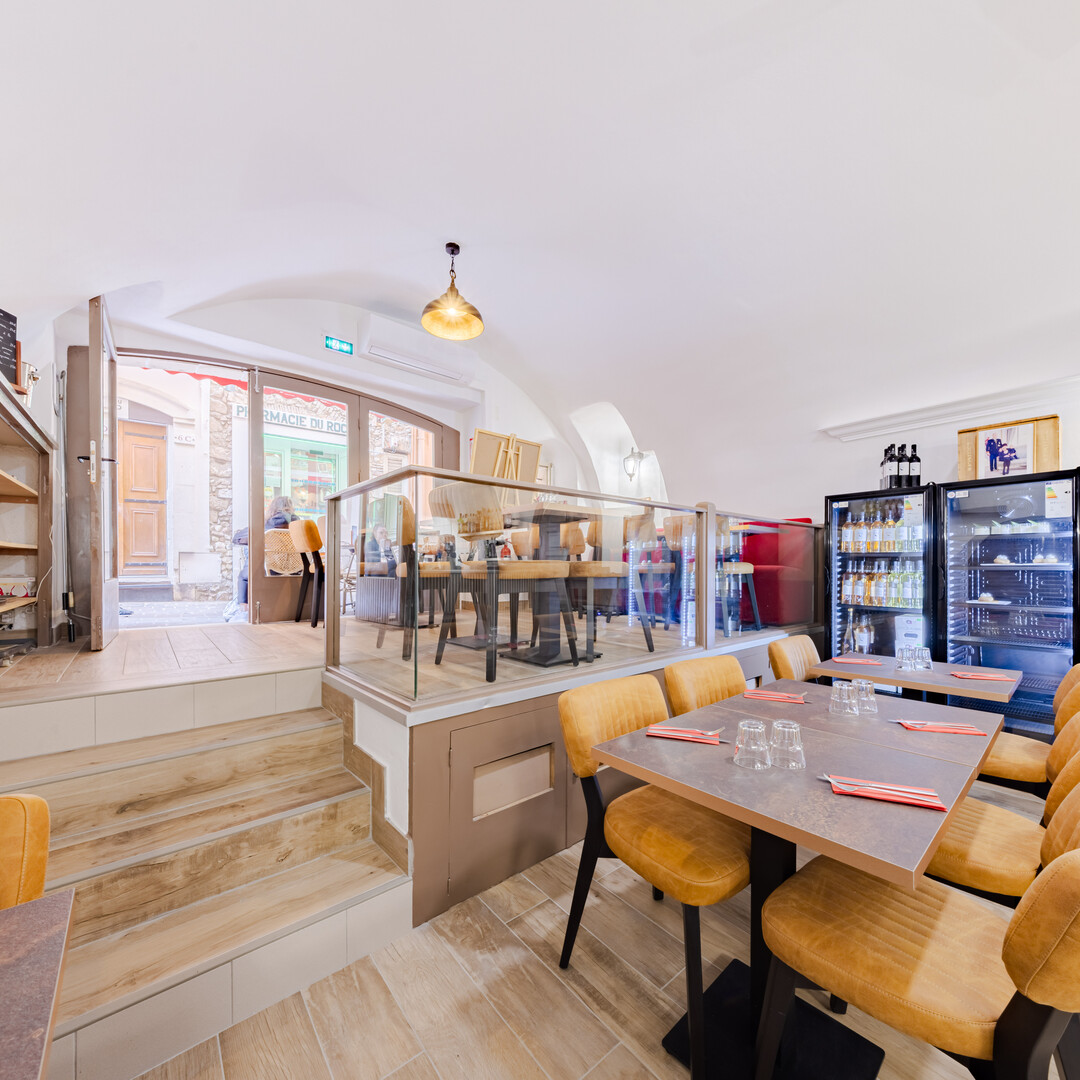 MURS COMMERCIAUX / LOCAL RESTAURANT