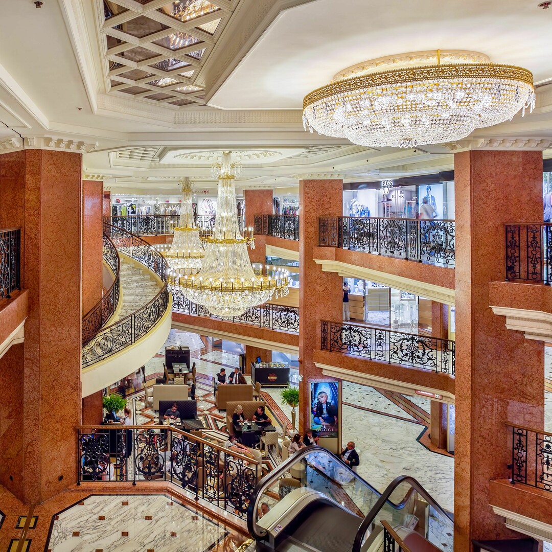 GRANDE BOUTIQUE DANS LE CŒUR DU CARRÉ D’OR