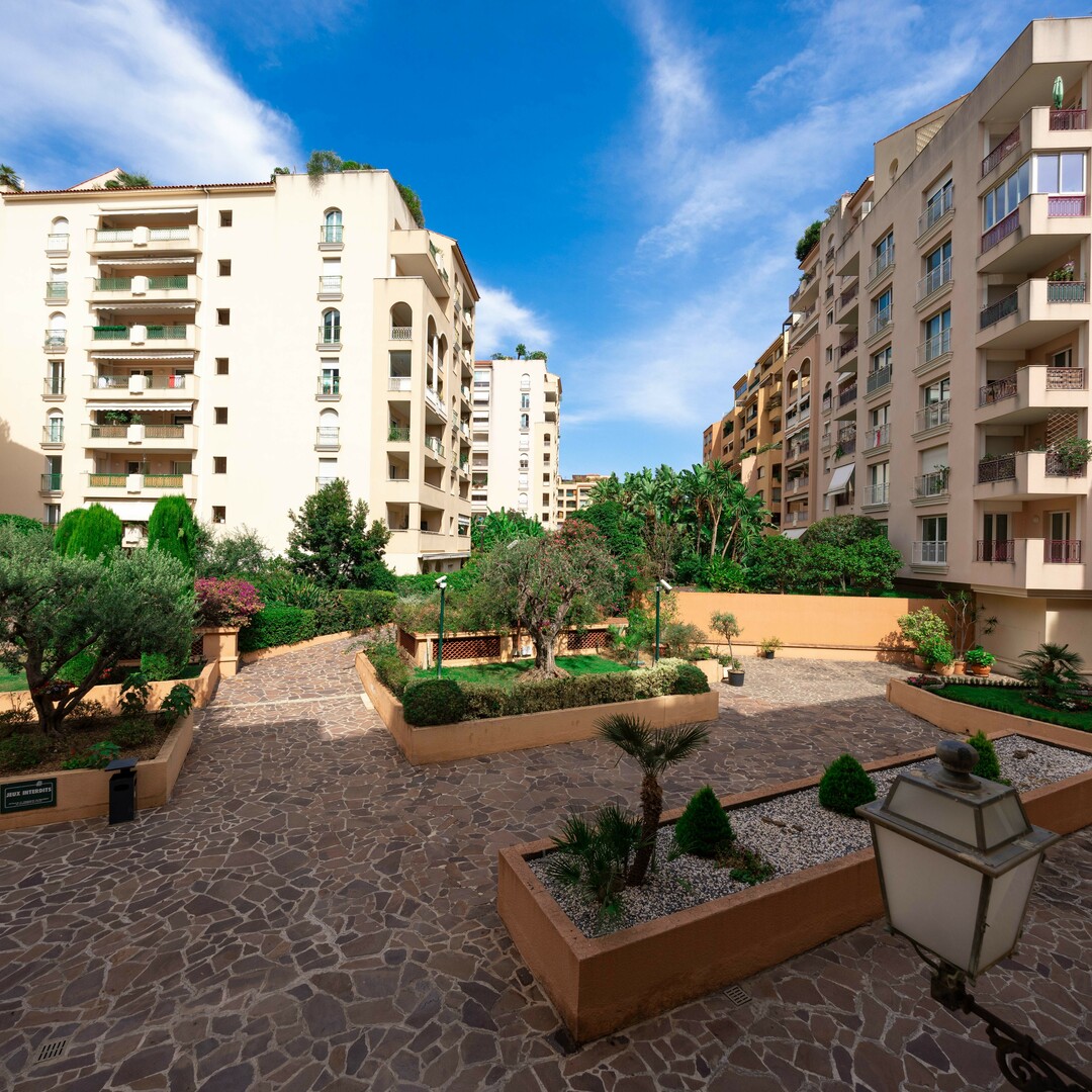 STUDIO A FONTVIEILLE - USAGE MIXTE - RESIDENCE LE DONATELLO