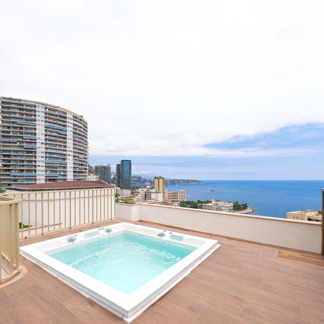 Villa Annonciade — Penthouse Triplex avec Rooftop Privé, Vue Mer Panoramique