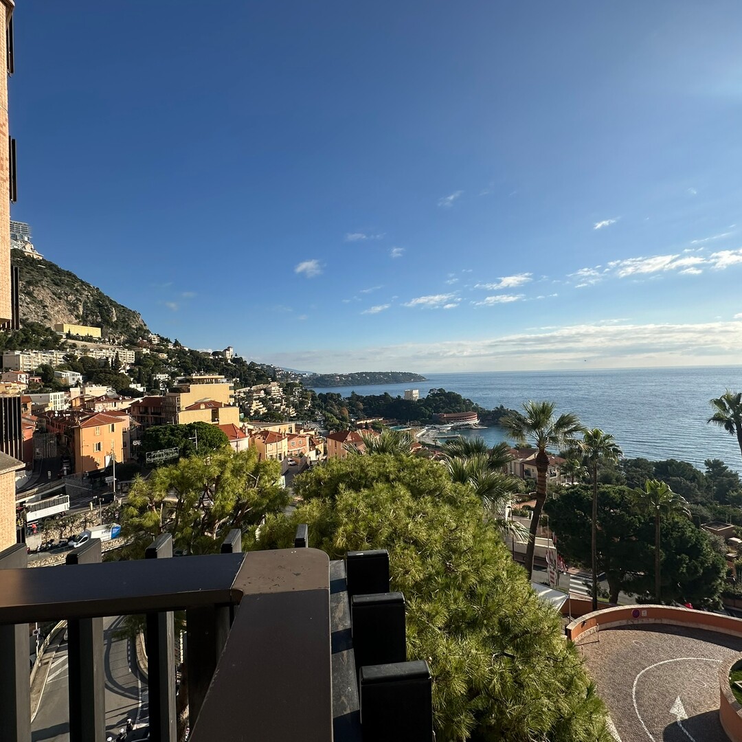 Un spacieux appartement de 3 chambres avec une vue imprenable sur la mer!