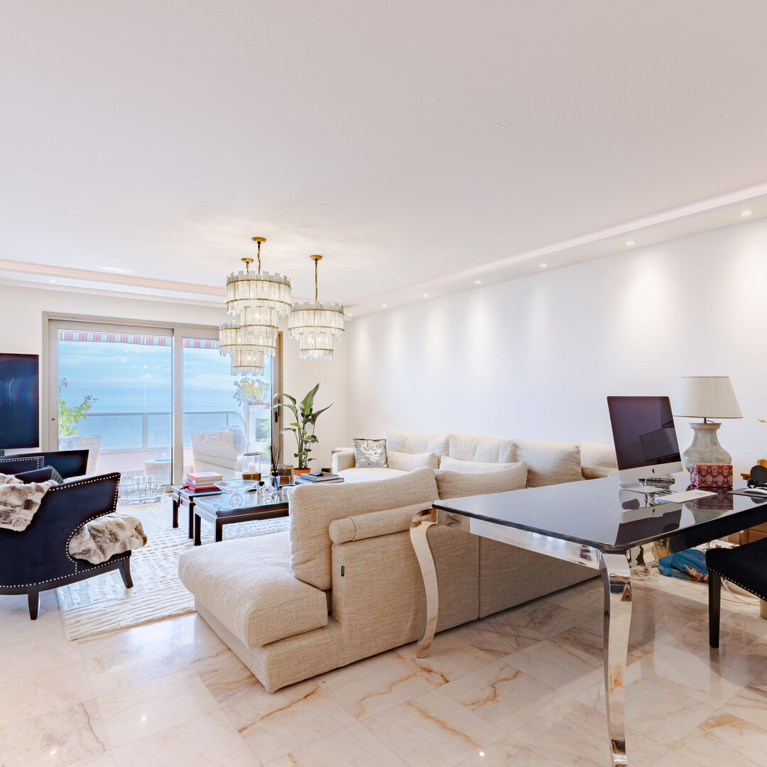 DUPLEX PENTHOUSE AVEC PISCINE - Appartements à vendre à Monaco