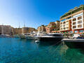 GRAND BUREAU AVEC VITRINE - Appartements à vendre à Monaco